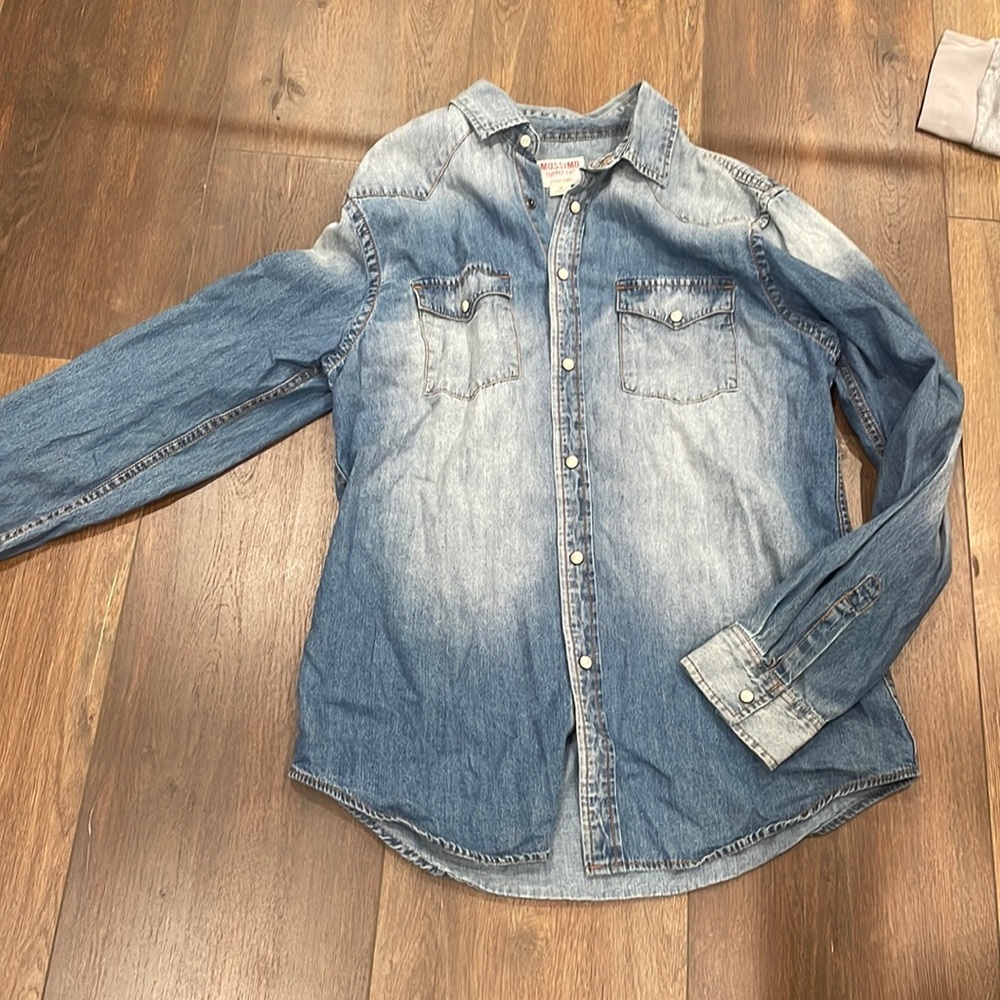 Men’s mossimo denim shirt